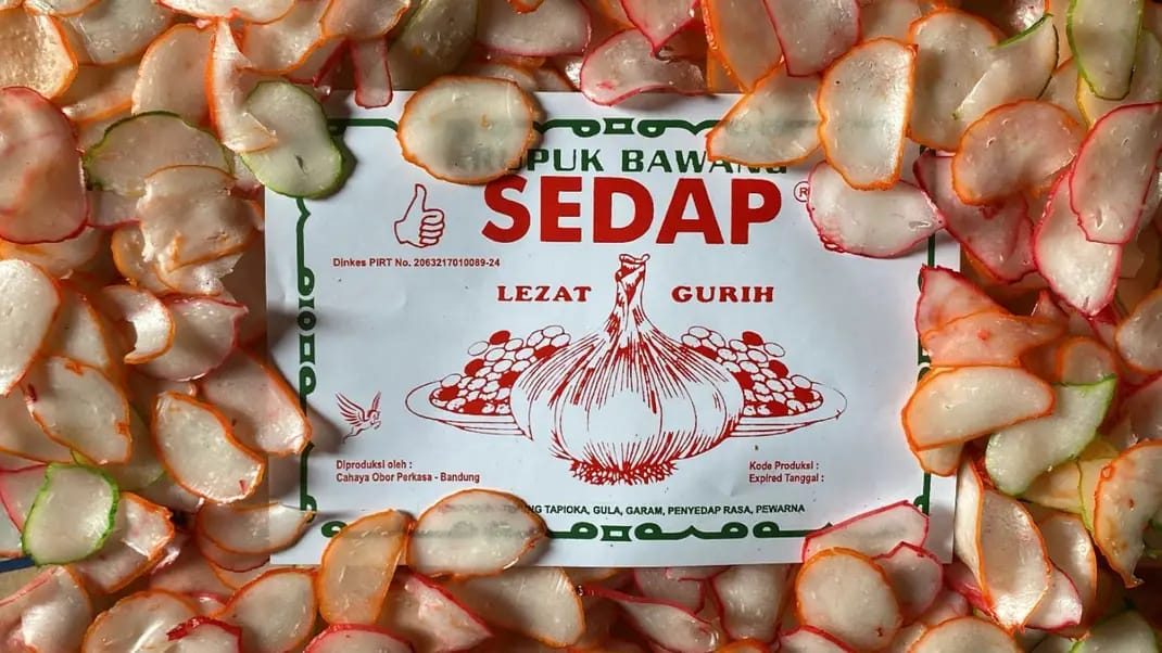 Sedap bawang crackers — red