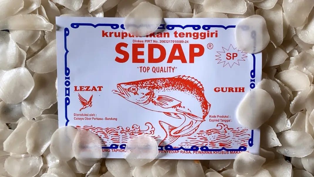 Sedap fish crackers — white